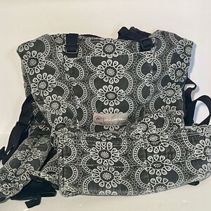 Ergobaby Organic Petunia Pickle Bottom Baby Black- Innsbruck 3 Position